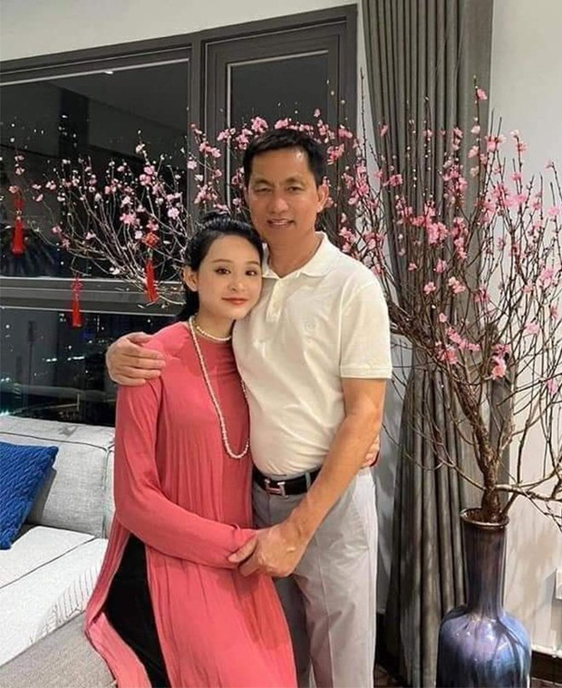 CEO Ho Nhan – Who is the 'dependant brother' who was secretly photographed hugging Hien Ho in the hotel? 2