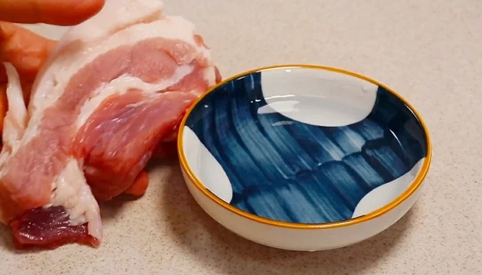Thịt lợn mua về cất ngay tủ lạnh là sai quá sai, chỉ thêm 1 bước đã có thịt tươi ngon cả tháng 1 Thịt lợn mua về cất ngay tủ lạnh là sai quá sai, chỉ thêm 1 bước đã có thịt tươi ngon cả tháng 1