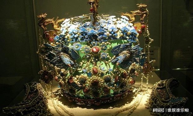 Cung nữ trộm gối của Từ Hi Thái hậu giấu đi, 64 năm sau con cháu rạch gối thấy bí mật rúng động - Ảnh 4