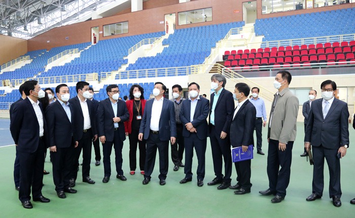 Bí thư Thành ủy Đinh Tiến Dũng kiểm tra cơ sở vật chất tại Cung thi đấu thể thao trong nhà Hà Nội