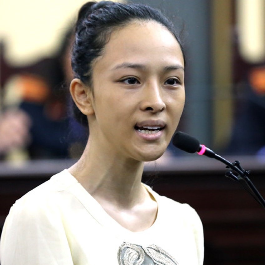 Sau 8 năm, hoa hậu Trương Hồ Phương Nga xuất hiện ít hơn trên mạng xã hội và đám đông. Ảnh: Lao Động Thủ Đô