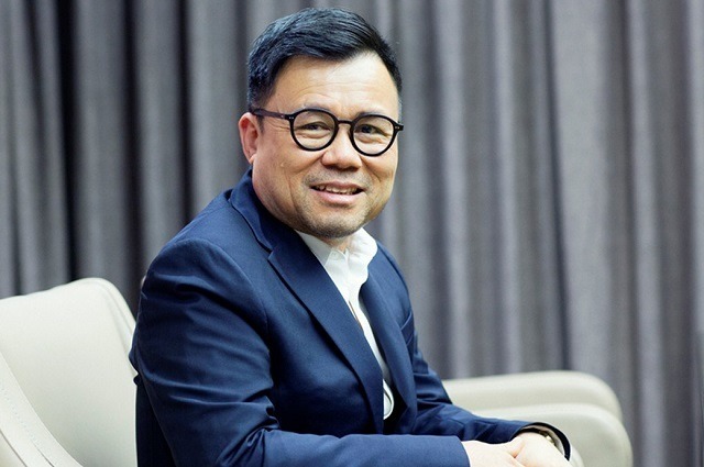 Ông Nguyễn Duy Hưng đứng thứ 35 trong danh sách những người giàu nhất sàn chứng khoán Việt Nam. Ông Nguyễn Duy Hưng đứng thứ 35 trong danh sách những người giàu nhất sàn chứng khoán Việt Nam.