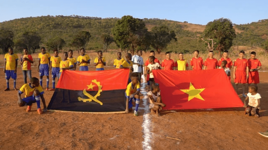 Quang Linh đem bao nhiêu tài sản về cho mẹ sau 6 năm thiện nguyện ở châu Phi? - Ảnh 3