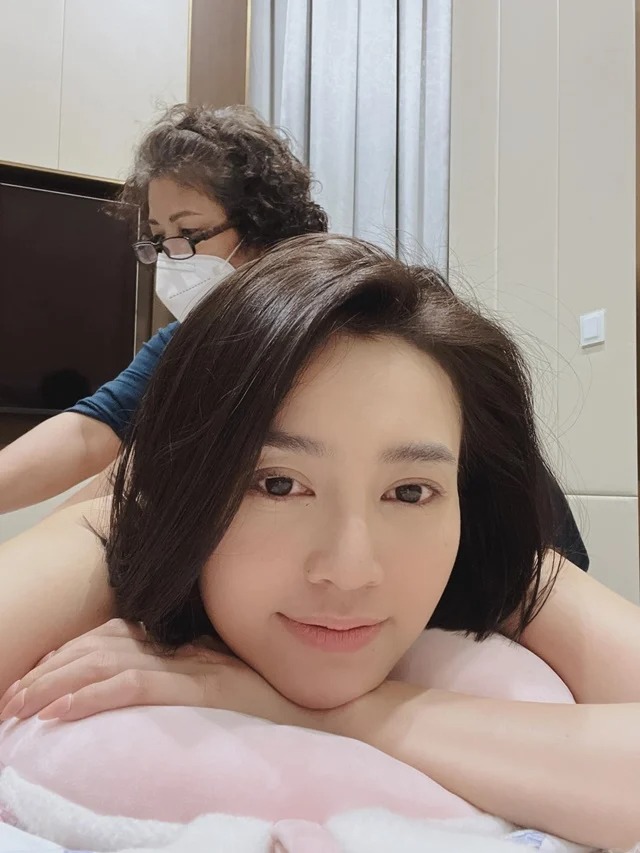Showbiz 8/4: Thủy Tiên từng là nạn nhân của tấn công tình dục, Đàm Vĩnh Hưng vô tình để lộ bản chất - Ảnh 2 Showbiz 8/4: Thủy Tiên từng là nạn nhân của tấn công tình dục, Đàm Vĩnh Hưng vô tình để lộ bản chất - Ảnh 2