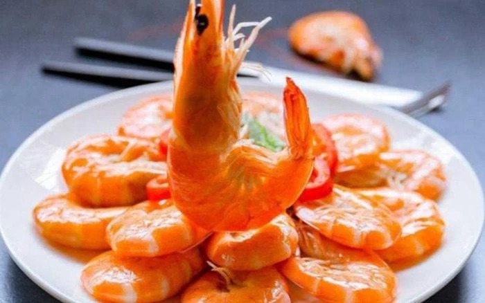 Luộc tôm cứ quen tay cho gừng với giấm, bỏ ngay đi mà làm cách này, tôm đỏ au lại không tanh - Ảnh 3 Luộc tôm cứ quen tay cho gừng với giấm, bỏ ngay đi mà làm cách này, tôm đỏ au lại không tanh - Ảnh 3