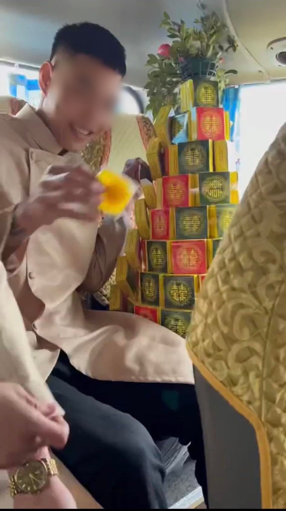 Dàn bê tráp có hành động thiếu ý thức