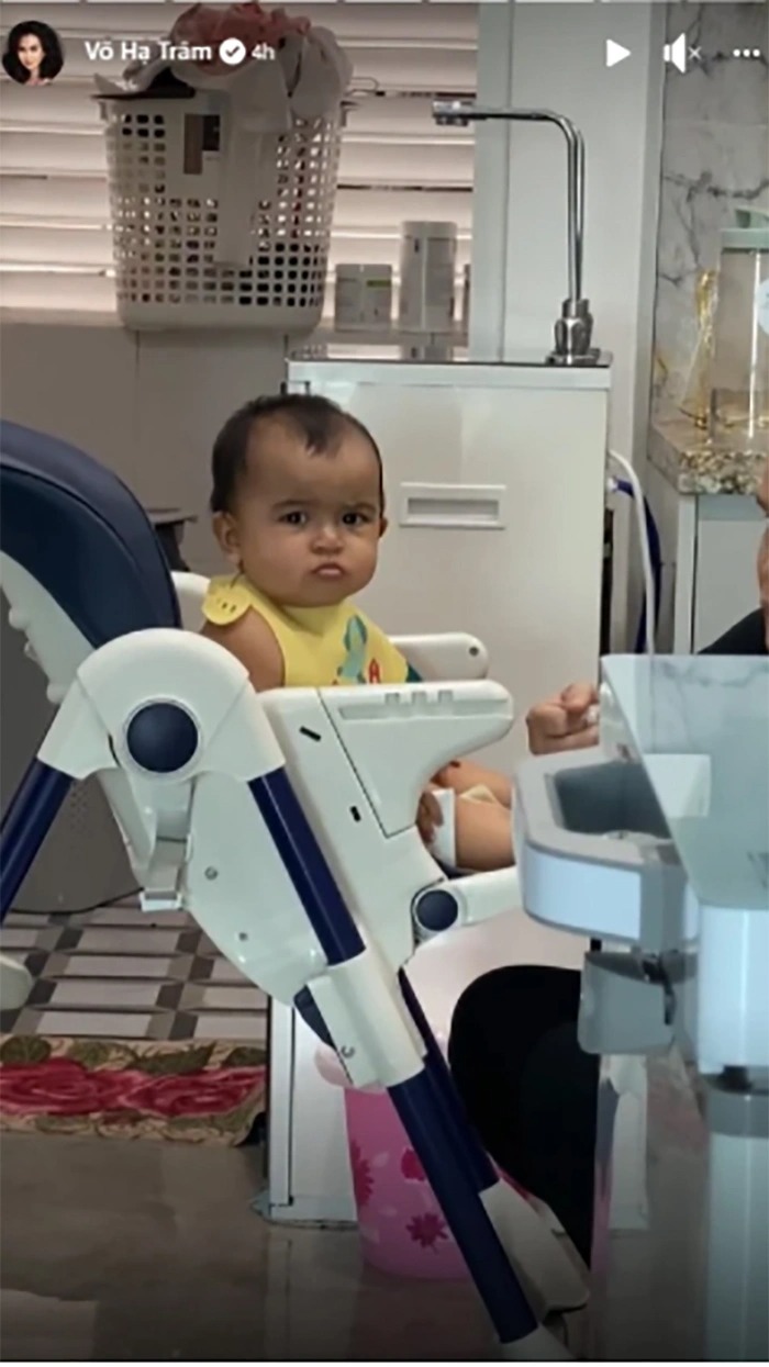 ‘Con lai với chồng Ấn’ của Võ Hạ Trâm gây hoang mang vì dám ‘bật’ lại cả mẹ: Coi tức không? - Ảnh 2 ‘Con lai với chồng Ấn’ của Võ Hạ Trâm gây hoang mang vì dám ‘bật’ lại cả mẹ: Coi tức không? - Ảnh 2