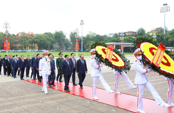Lãnh đạo Đảng, Nhà nước và Thành phố Hà Nội vào Lăng viếng Chủ tịch Hồ Chí Minh  1