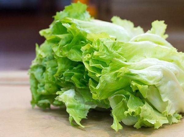 Cách phân biệt rau xà lách phun thuốc, làm sao để rửa rau xà lách không bị nát? - Ảnh 1 Cách phân biệt rau xà lách phun thuốc, làm sao để rửa rau xà lách không bị nát? - Ảnh 1