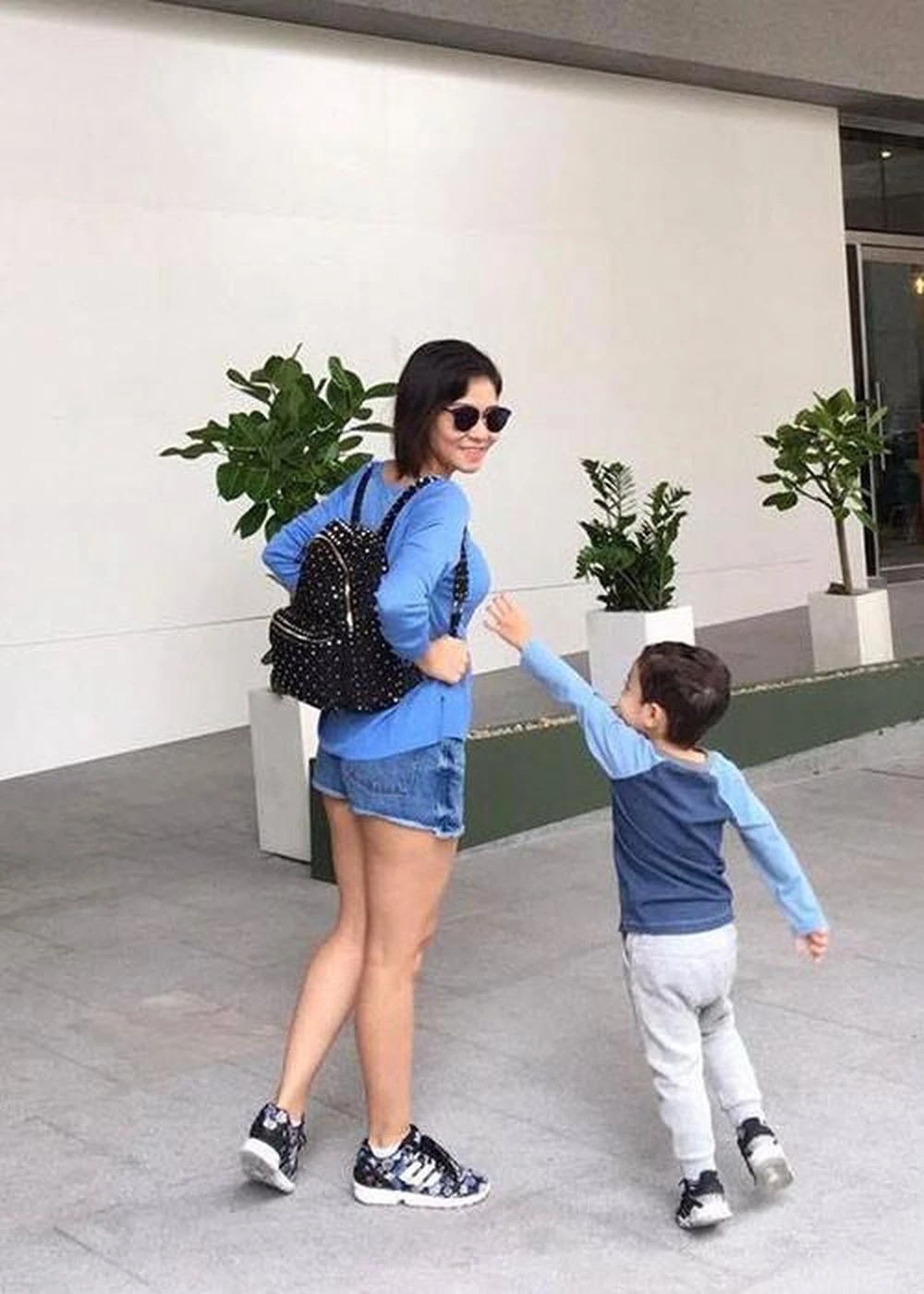 Vì sao nhiều nghệ sĩ lựa chọn… giấu đi đứa con của mình trước truyền thông? 2 Vì sao nhiều nghệ sĩ lựa chọn… giấu đi đứa con của mình trước truyền thông? 2