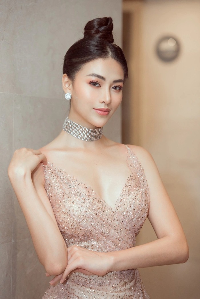 Hoa hậu Phương Khánh liếc thí sinh ‘sắc lẻm như dao khoét vào mỏm đá’ tại Miss Universe Vietnam 2022 1