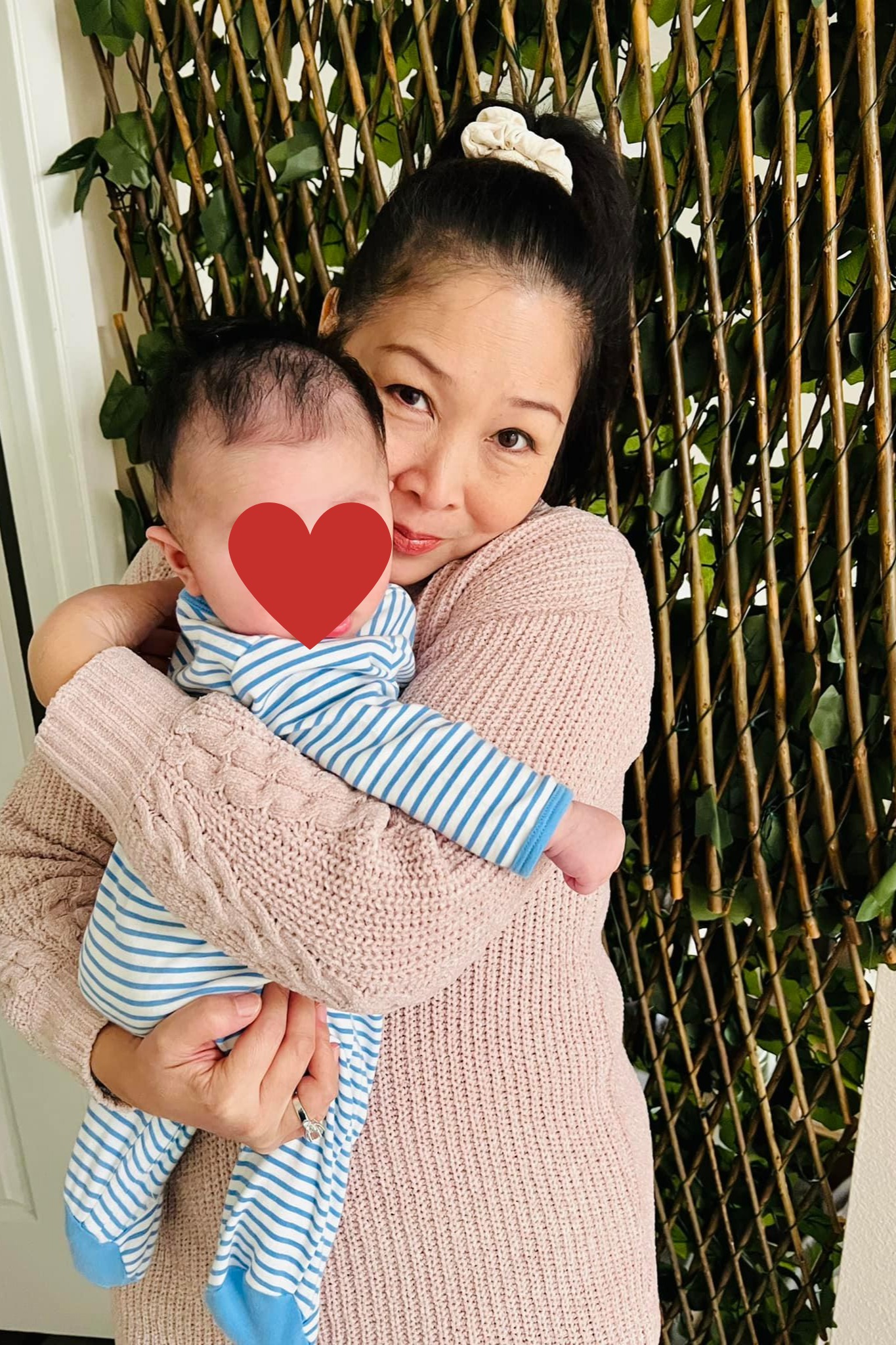 Showbiz 26/5: Hương Giang ngậm ngùi chỉ là kẻ ‘vô danh’, Thủy Tiên lại thành 'cô Tiên' trong lòng công chúng - Ảnh 1