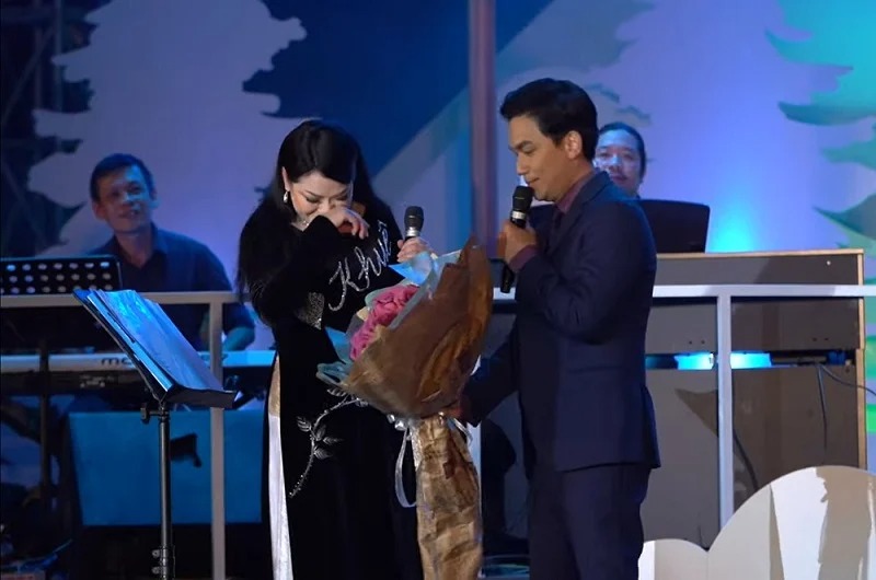 Showbiz 29/5: Phương Thanh khoe tình trẻ kém 20 tuổi, Phạm Quỳnh Anh liên tục bị soi chi tiết mang bầu - Ảnh 3 Showbiz 29/5: Phương Thanh khoe tình trẻ kém 20 tuổi, Phạm Quỳnh Anh liên tục bị soi chi tiết mang bầu - Ảnh 3