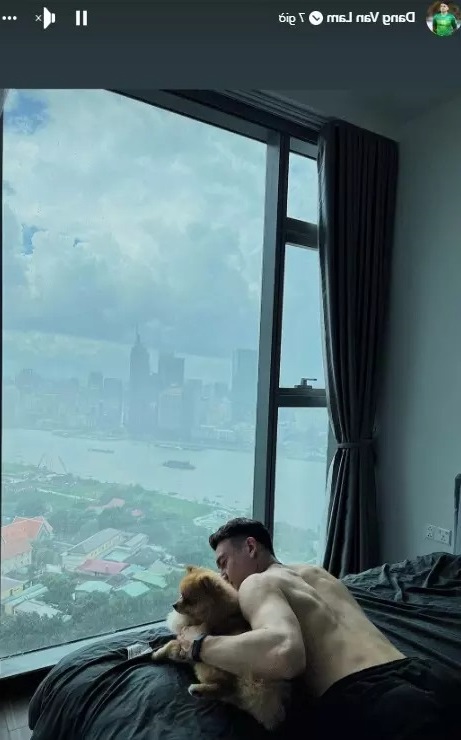 Đặng Văn Lâm mới mua căn hộ bạc tỷ, anh em trong đội đã lập tức vào ‘thị phạm’ thế này - Ảnh 1 Đặng Văn Lâm mới mua căn hộ bạc tỷ, anh em trong đội đã lập tức vào ‘thị phạm’ thế này - Ảnh 1
