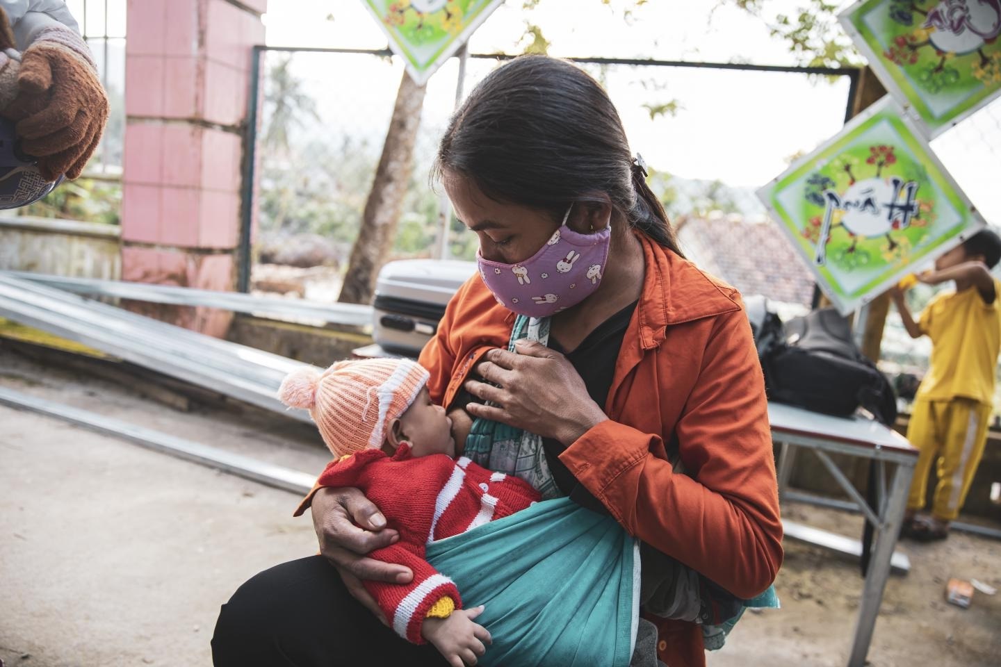 5 quyền lợi riêng dành cho lao động nữ nuôi con dưới 12 tháng tuổi - Ảnh 1