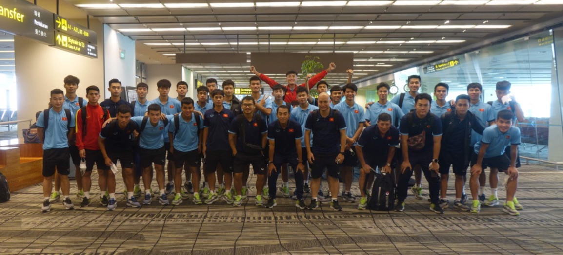 U19 Lào giành ngôi Á quân, HLV Michael Weiss chỉ ra điểm khác biệt so với bóng đá Việt Nam và Thái Lan