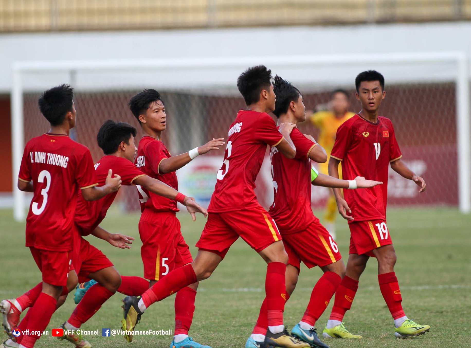 U16 Việt Nam thẳng tiến vào chung kết sau chiến thắng thuyết phục trước Thái Lan