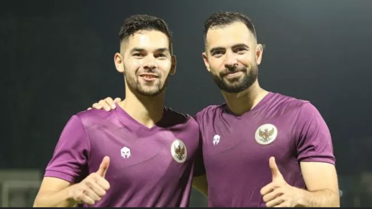 Sandy Walsh (trái) và Jordi Amat (phải) sắp lên tuyển Indonesia. Ảnh: Internet