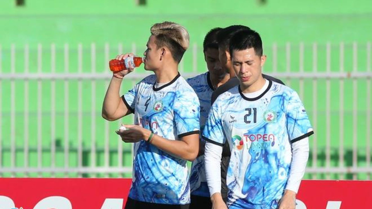 Cầu thủ Bình Định sử dụng loại nước uống gì để nâng cao thể lực?