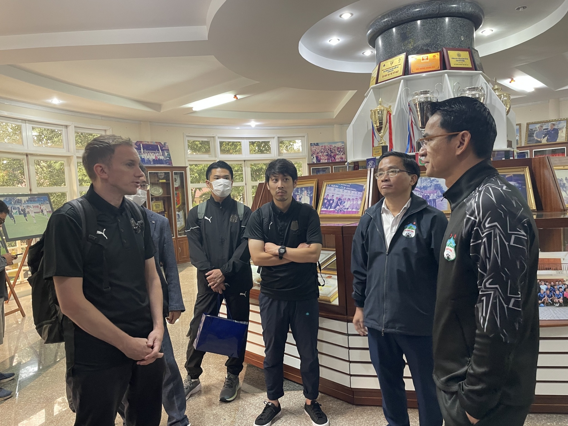 Đội bóng hàng đầu Nhật Bản đến thăm HAGL, bầu Đức quyết nâng tầm bóng đá Việt Nam