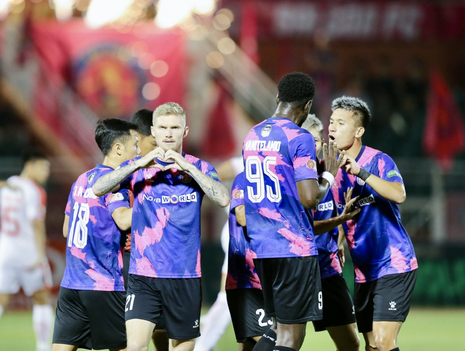 Đội hình tiêu biểu vòng 20 V-League: Hà Nội FC, Bình Định chiếm ưu thế - Ảnh 4