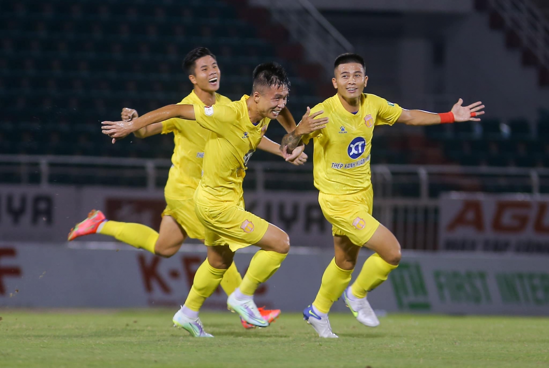 CLB Nam Định có nhiều ưu thế trong cuộc đua trụ hạng. Ảnh: Internet