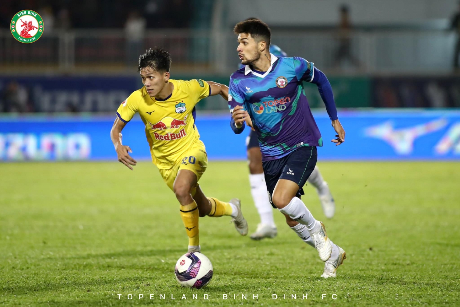 Hendrio giúp Bình Định vươn lên dẫn trước. Ảnh: CLB Bình Định