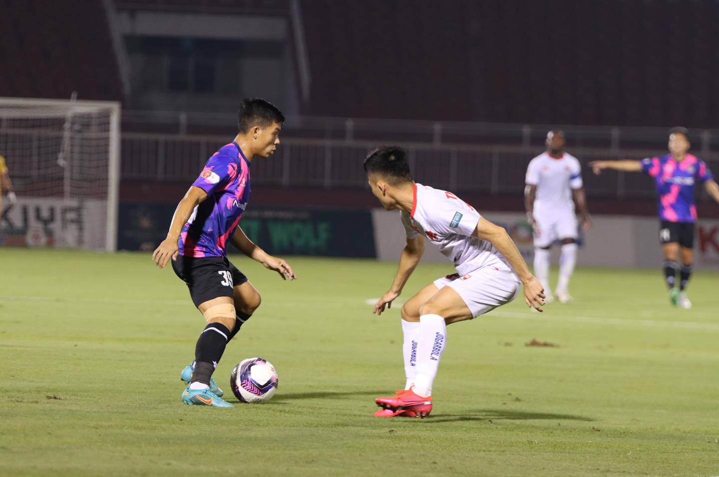 Trắng tay trước Hải Phòng, HLV Phùng Thanh Phương nói điều bất ngờ về cơ hội trụ hạng - Ảnh 1