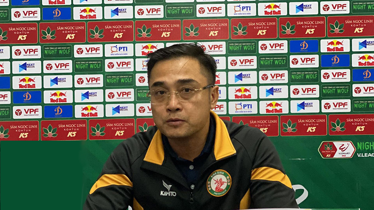 HLV Nguyễn Đức Thắng cho rằng trọng tài đã phá hỏng trận đấu. Ảnh: Internet