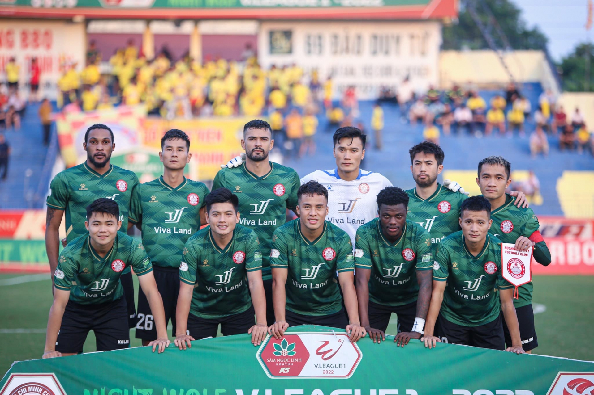 Thủ môn Bùi Tiến Dũng làm điều ý nghĩa sau trận TP.HCM thắng Thanh Hóa - Ảnh 2 Thủ môn Bùi Tiến Dũng làm điều ý nghĩa sau trận TP.HCM thắng Thanh Hóa - Ảnh 2