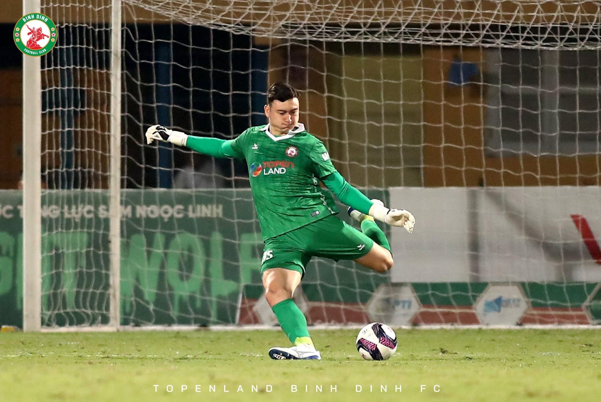 Trợ lý HLV Bình Định khen Văn Lâm, trung vệ Đình Trọng nói gì về cuộc đua vô địch? - Ảnh 3