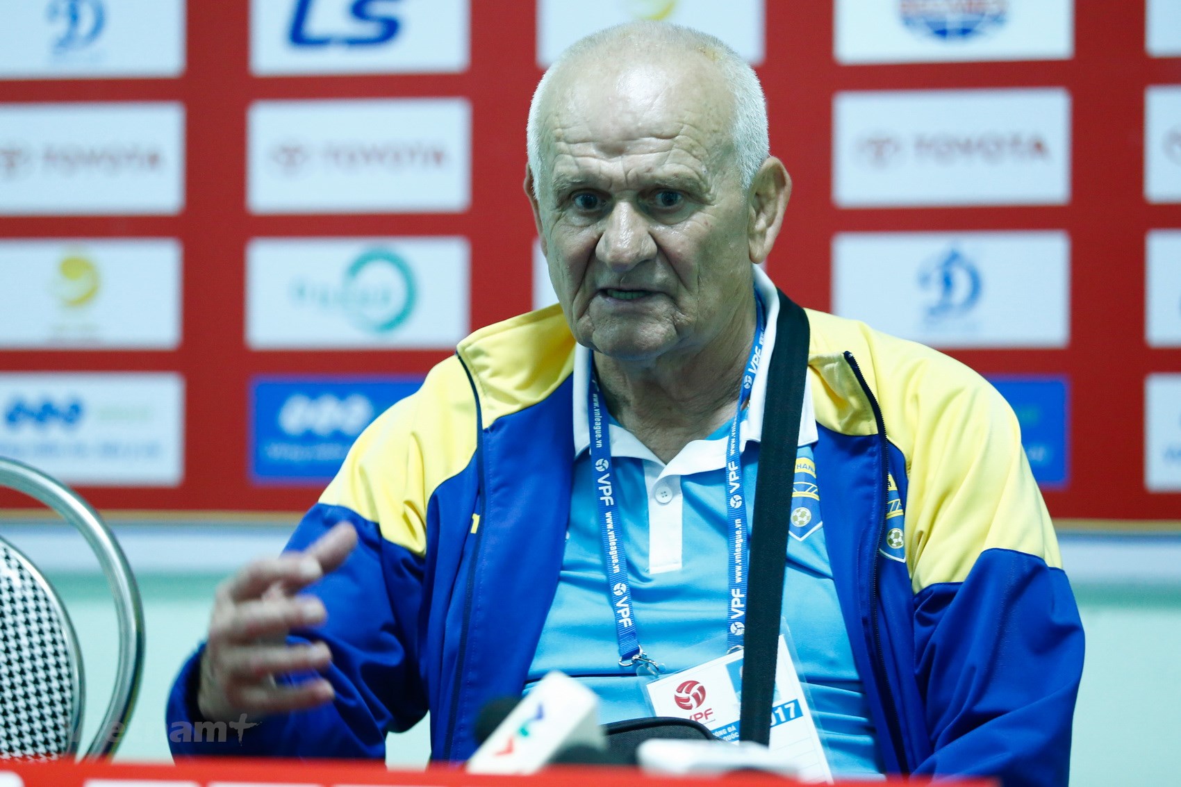 HLV Petrovic quyết định chia tay CLB Thanh Hoá dù V-League 2022 chưa hạ màn. Ảnh: Internet