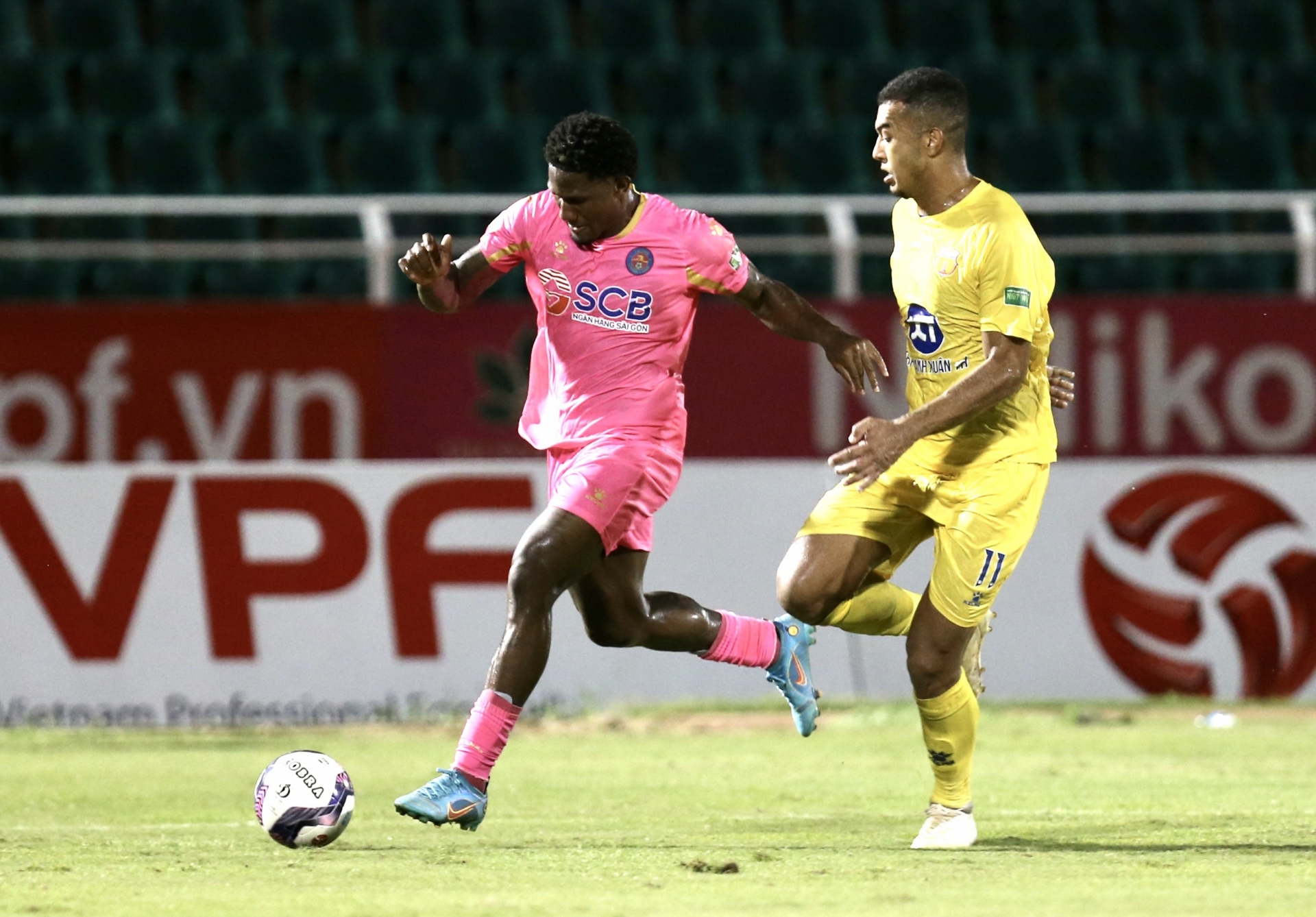 Trận Nam Định vs Sài Gòn FC hứa hẹn sẽ diễn ra hấp dẫn và quyết liệt. Ảnh: Internet