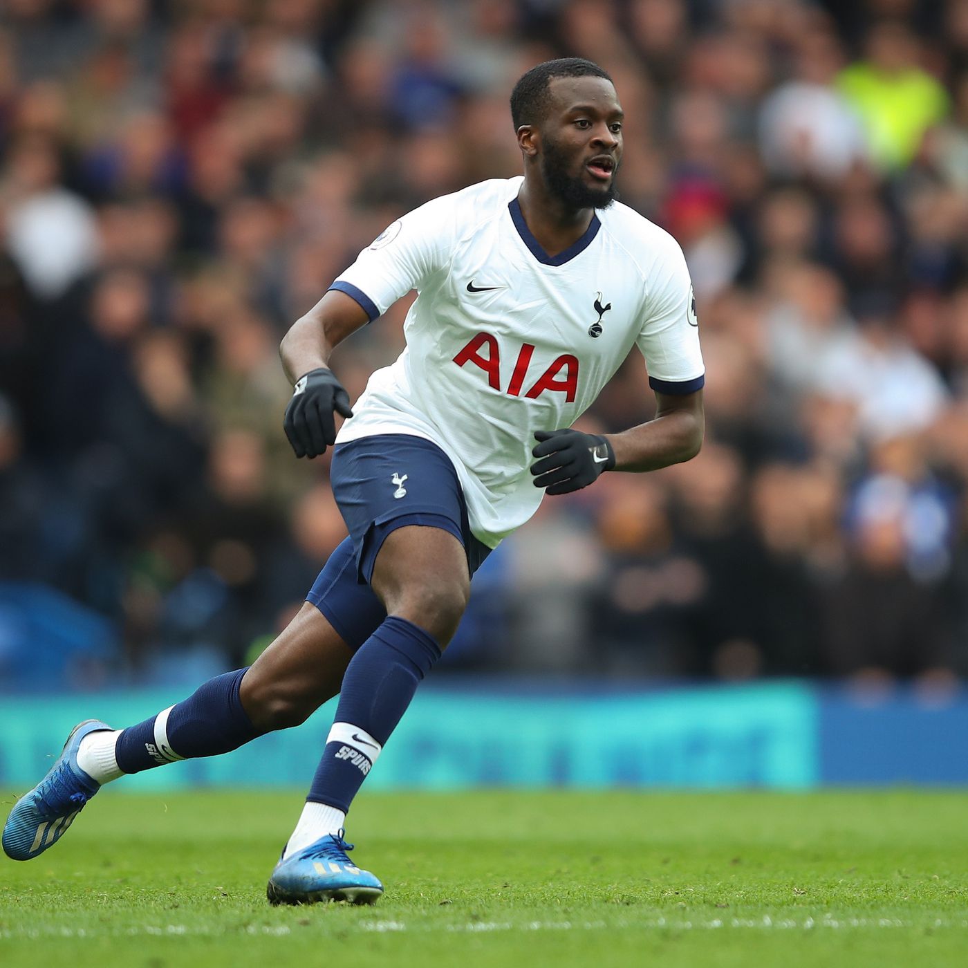 Tiền vệ Ndombele