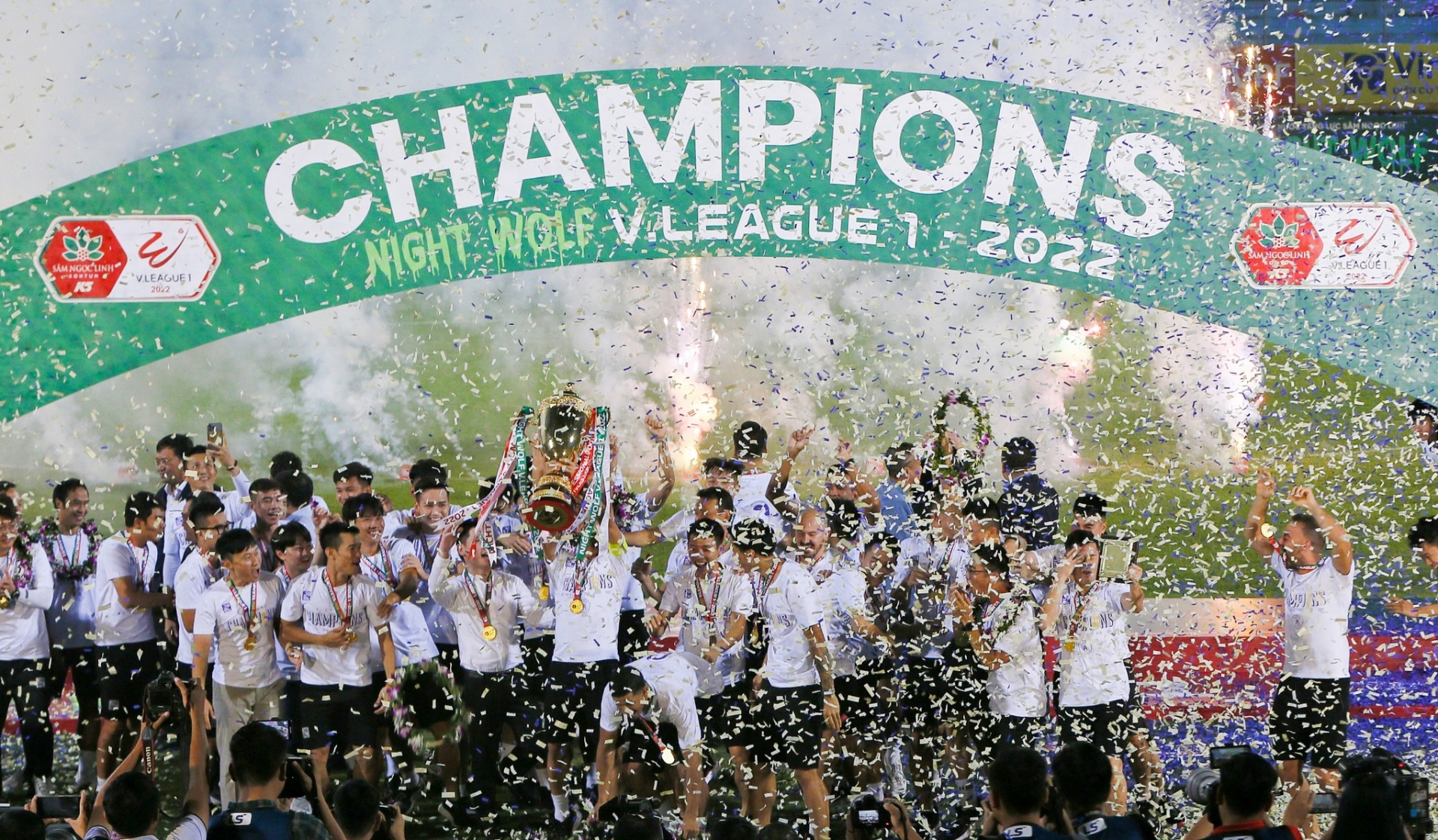 Hà Nội FC vô địch V-League 2022, Văn Quyết nói gì về mục tiêu phía trước? - Ảnh 2 Hà Nội FC vô địch V-League 2022, Văn Quyết nói gì về mục tiêu phía trước? - Ảnh 2