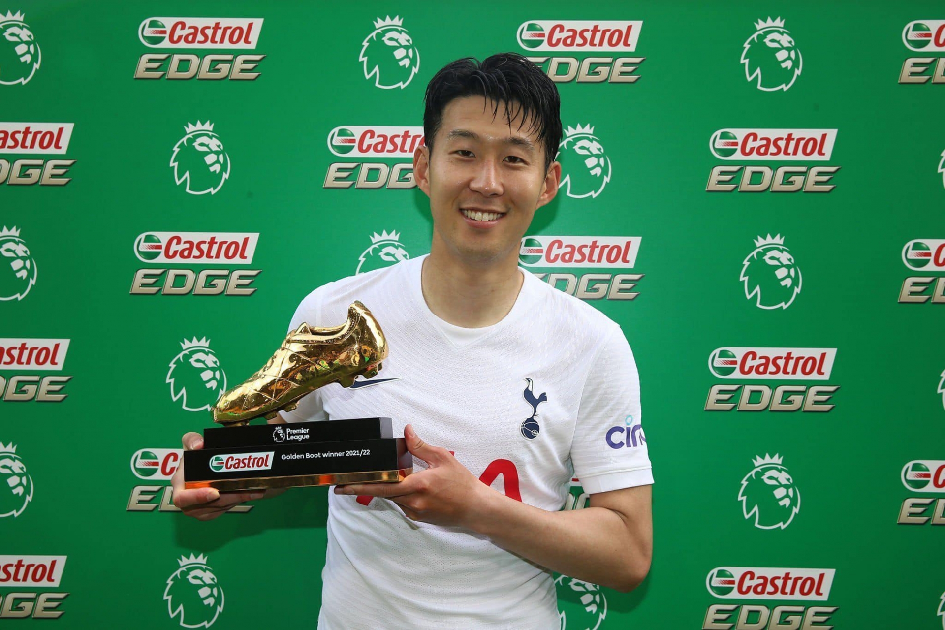 Son Heung-min giành giải Vua phá lưới Premier League. Ảnh: FBNV