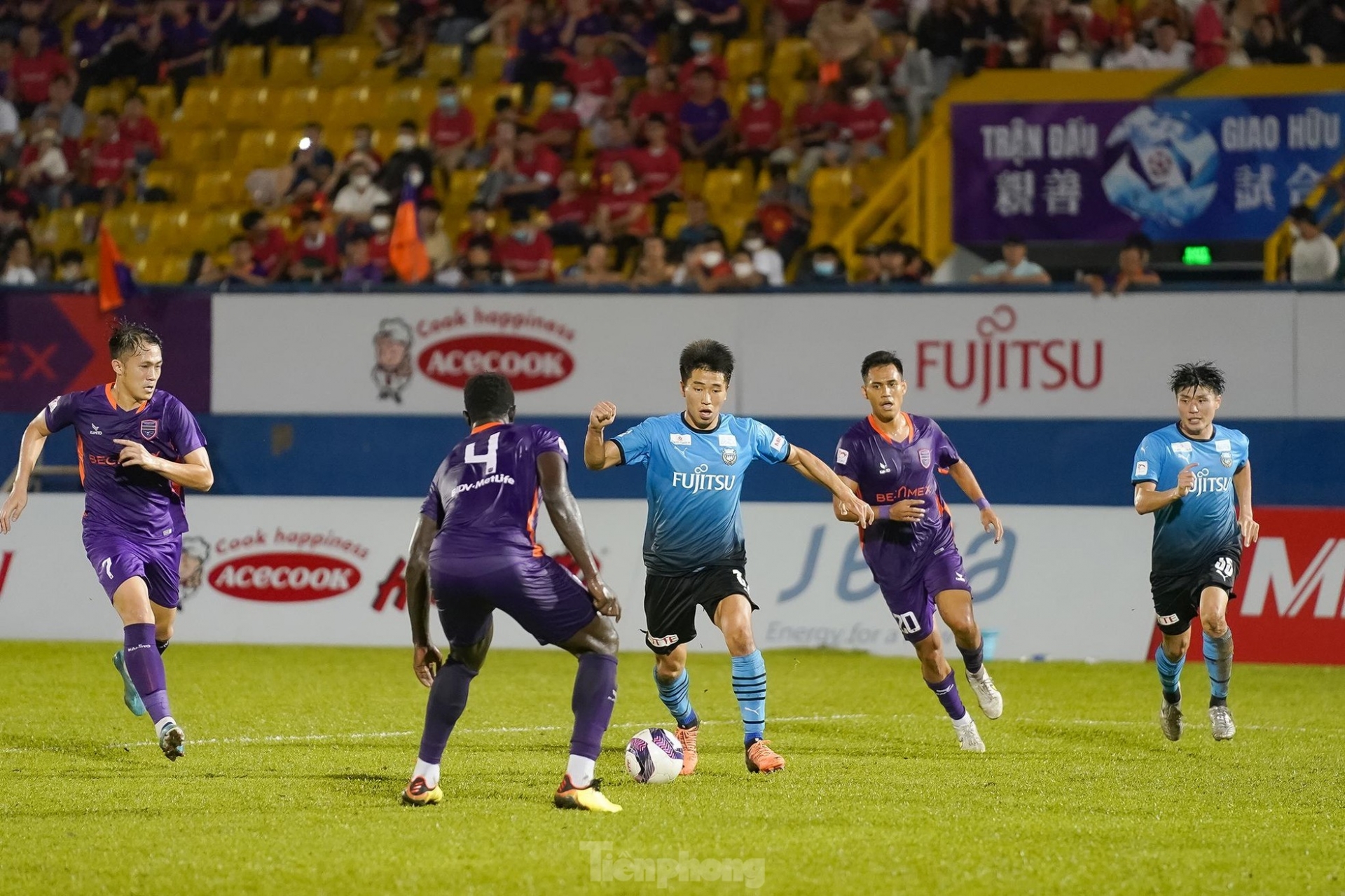 CLB Bình Dương tỏ ra yếu thế hơn so với đại diện đến từ Nhật Bản. Ảnh: Tiền Phong