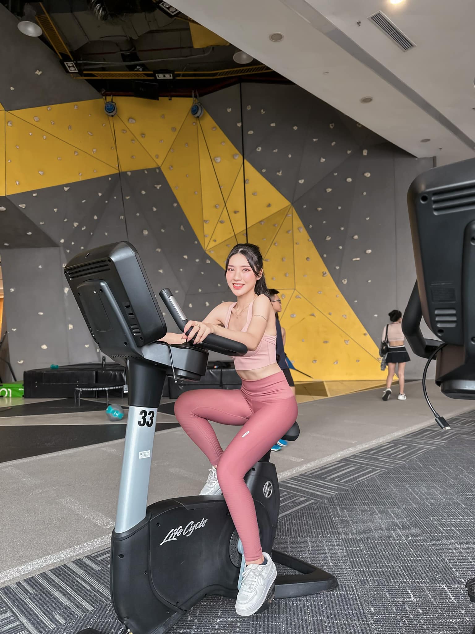 Để có được vóc dáng ấy, Hoàng Giang thường xuyên chăm chỉ tập luyện.