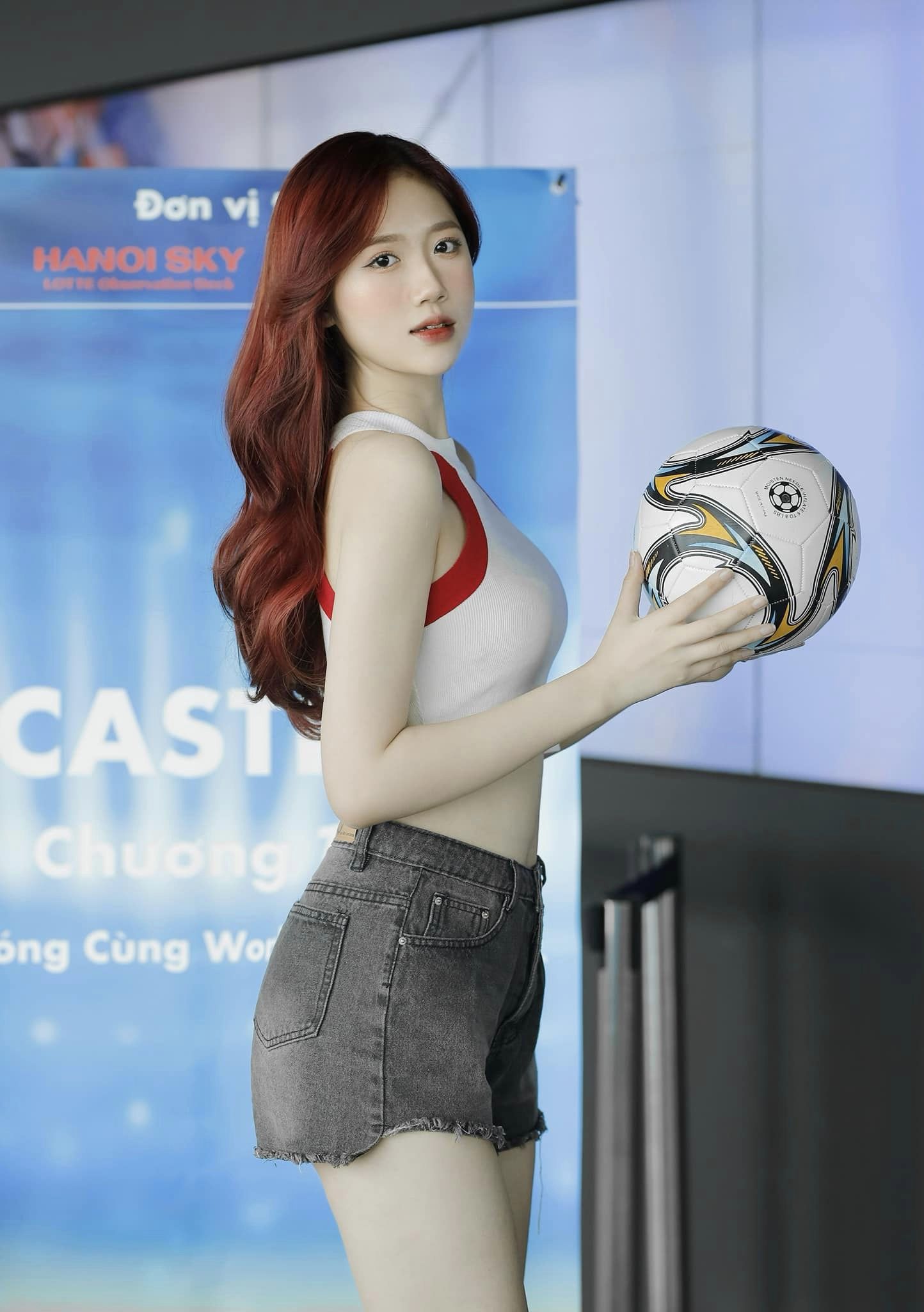 Bóng hồng đại diện tuyển Hàn Quốc: Mê Son Heung-min, nhan sắc cực nóng bỏng 6