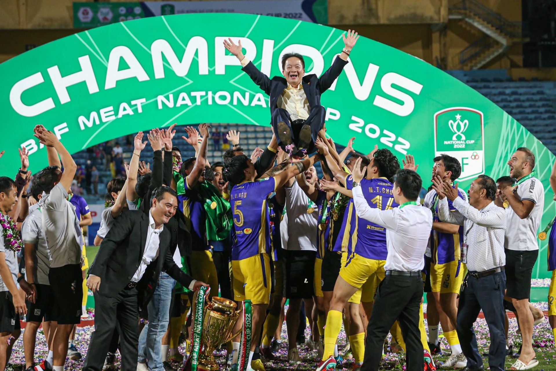 Hà Nội FC lập kỷ lục mới, chủ tịch Đỗ Vinh Quang chỉ ra lý do chia tay HLV Chun Jae-ho - Ảnh 3 Hà Nội FC lập kỷ lục mới, chủ tịch Đỗ Vinh Quang chỉ ra lý do chia tay HLV Chun Jae-ho - Ảnh 3