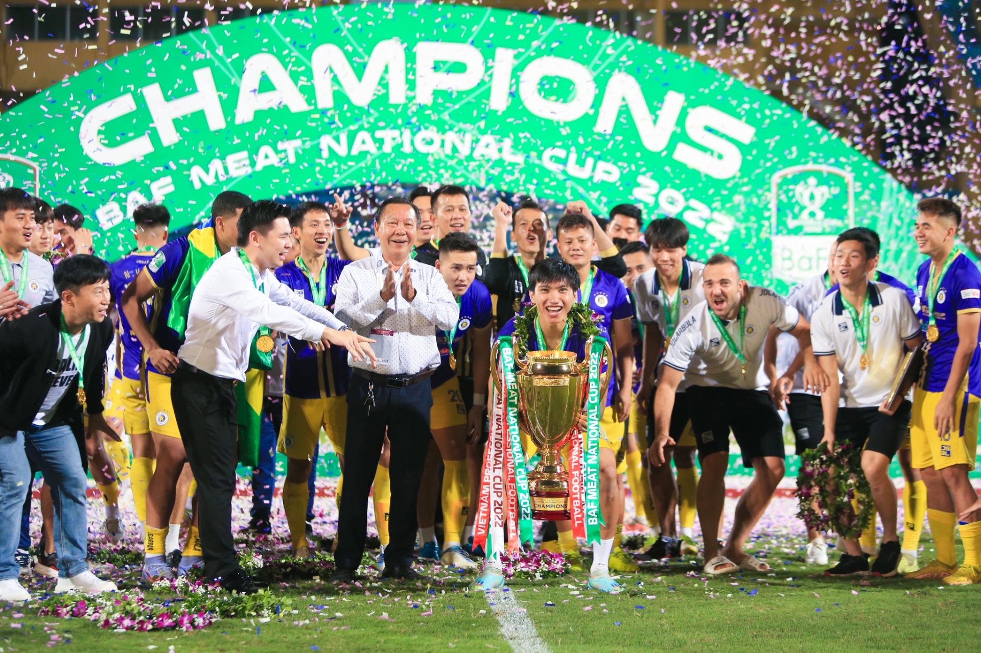 Hà Nội FC lập kỷ lục mới, chủ tịch Đỗ Vinh Quang chỉ ra lý do chia tay HLV Chun Jae-ho - Ảnh 1 Hà Nội FC lập kỷ lục mới, chủ tịch Đỗ Vinh Quang chỉ ra lý do chia tay HLV Chun Jae-ho - Ảnh 1