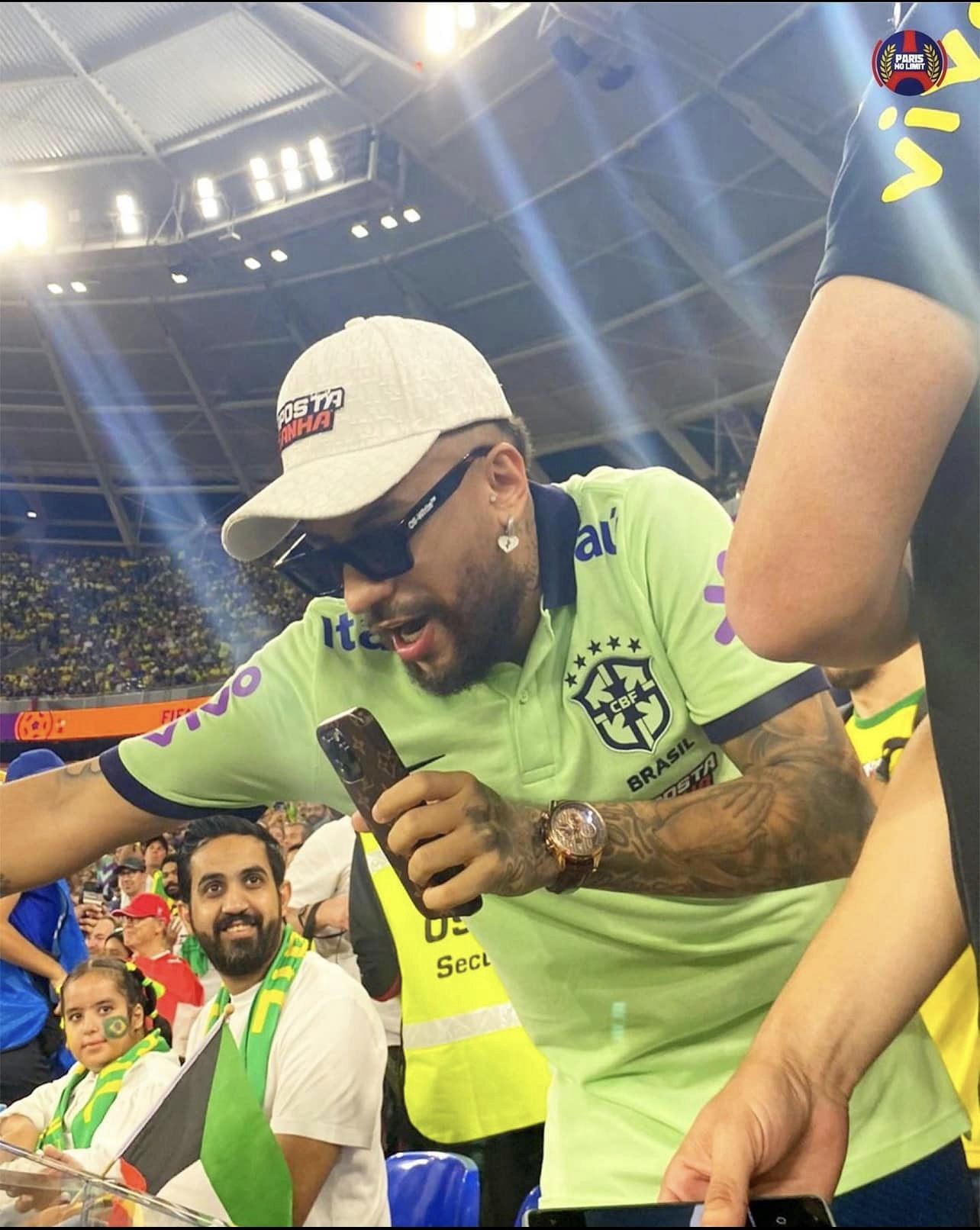 Neymar bản pha-ke làm náo loạn khán đài trận Brazil thắng Thụy Sĩ - Ảnh 3