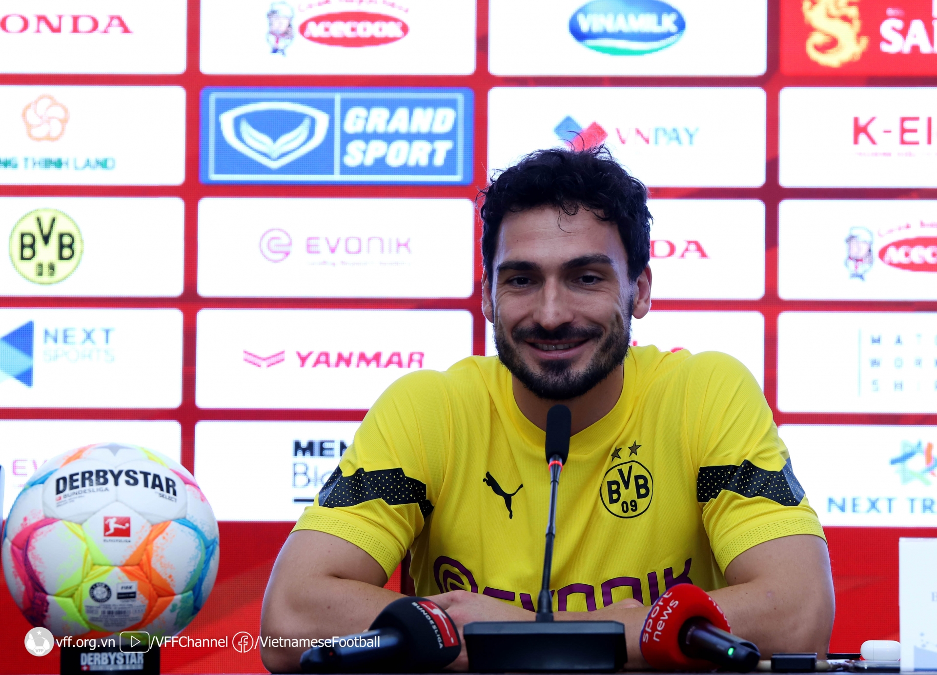 Trung vệ Matt Hummels. Ảnh: VFF