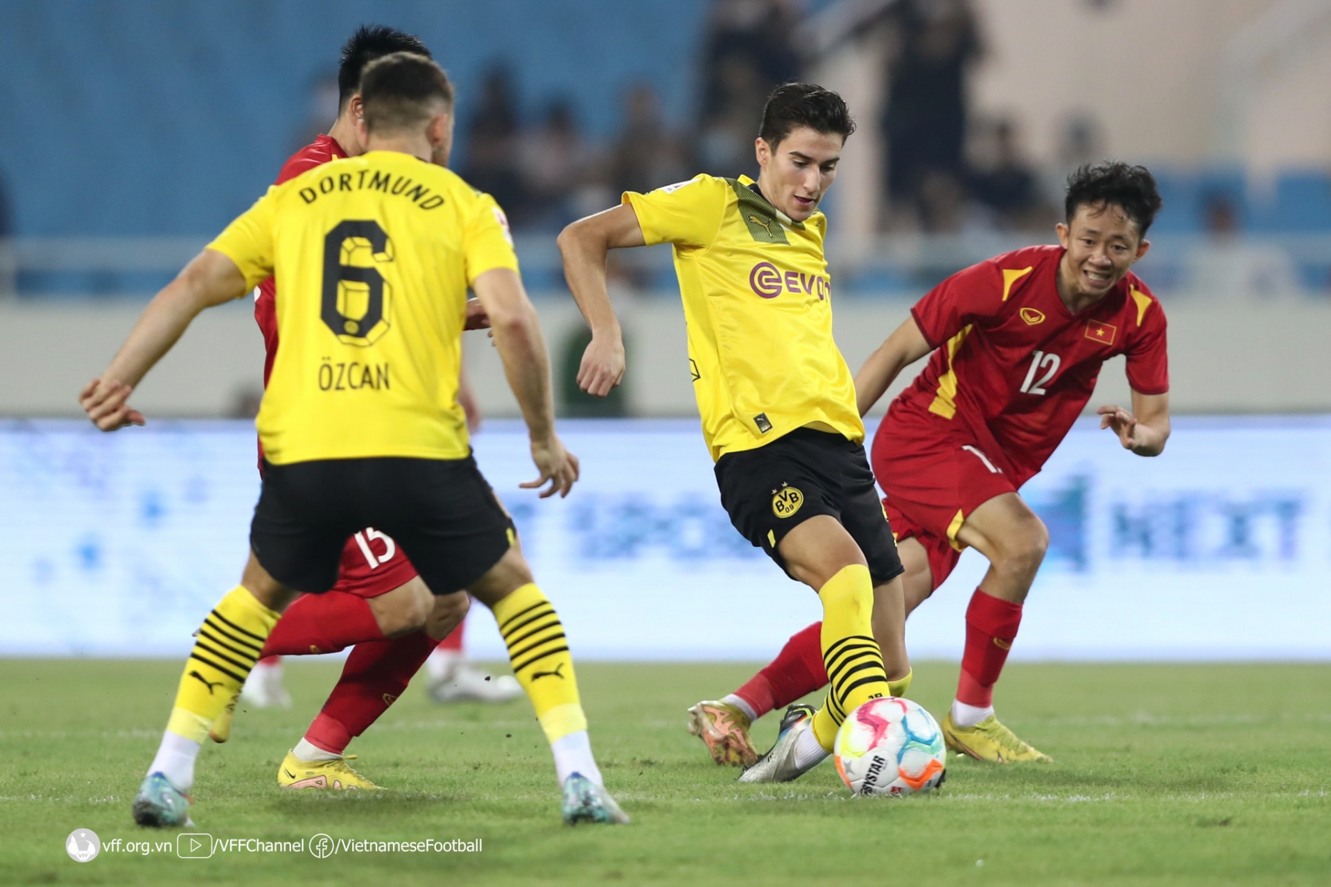 Video kết quả trận đấu Việt Nam vs Dortmund - 19h00 ngày 30/11 - Ảnh 2