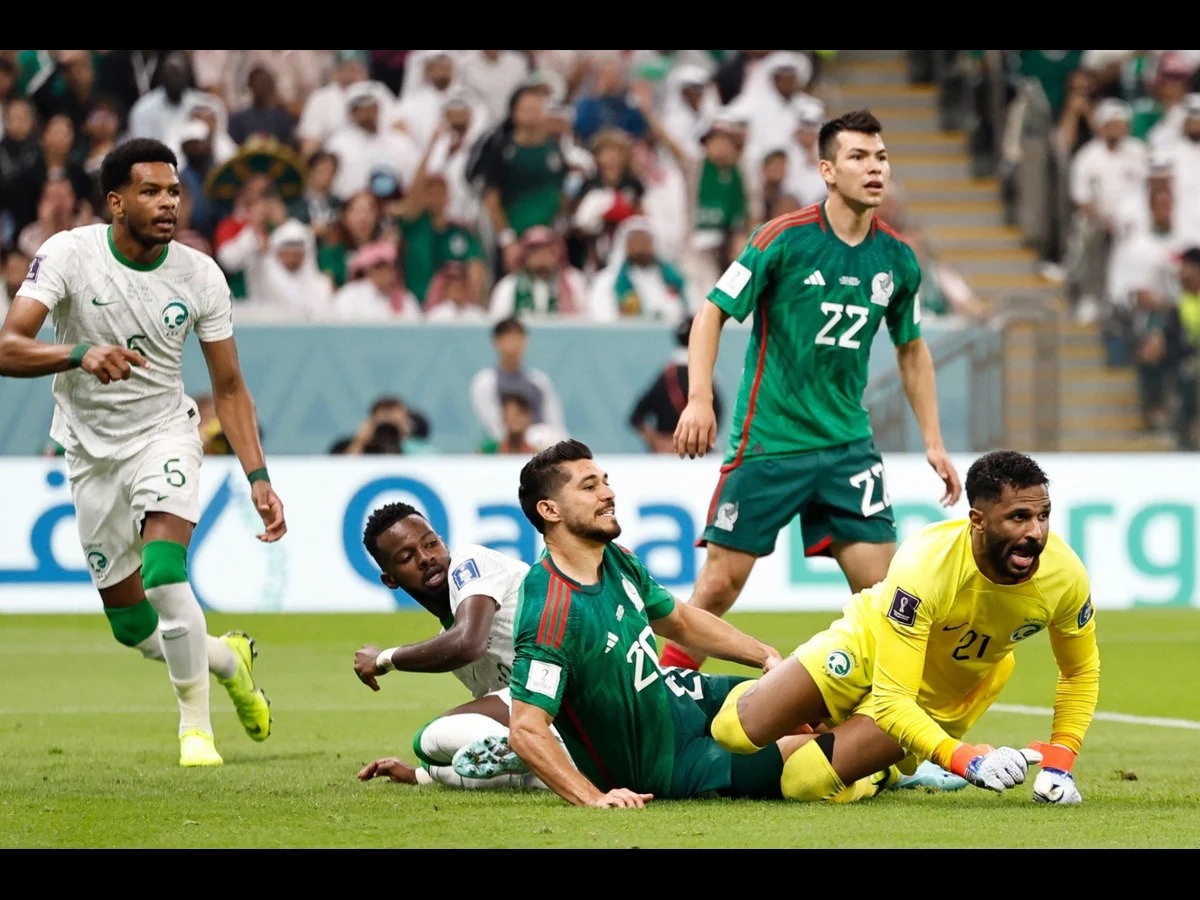 Một HLV từ chức ngay sau chiến thắng của đội nhà tại World Cup 2022 - Ảnh 1