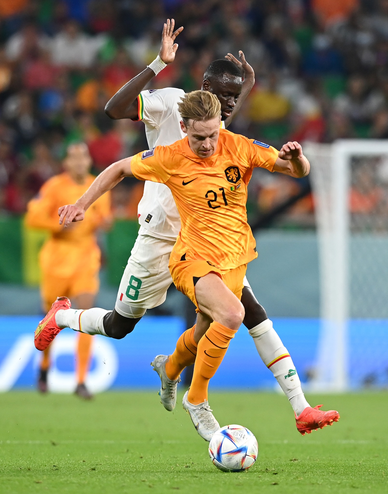 Tiền vệ Frenkie de Jong gặp đang vấn đề về sức khỏe. Ảnh: Internet