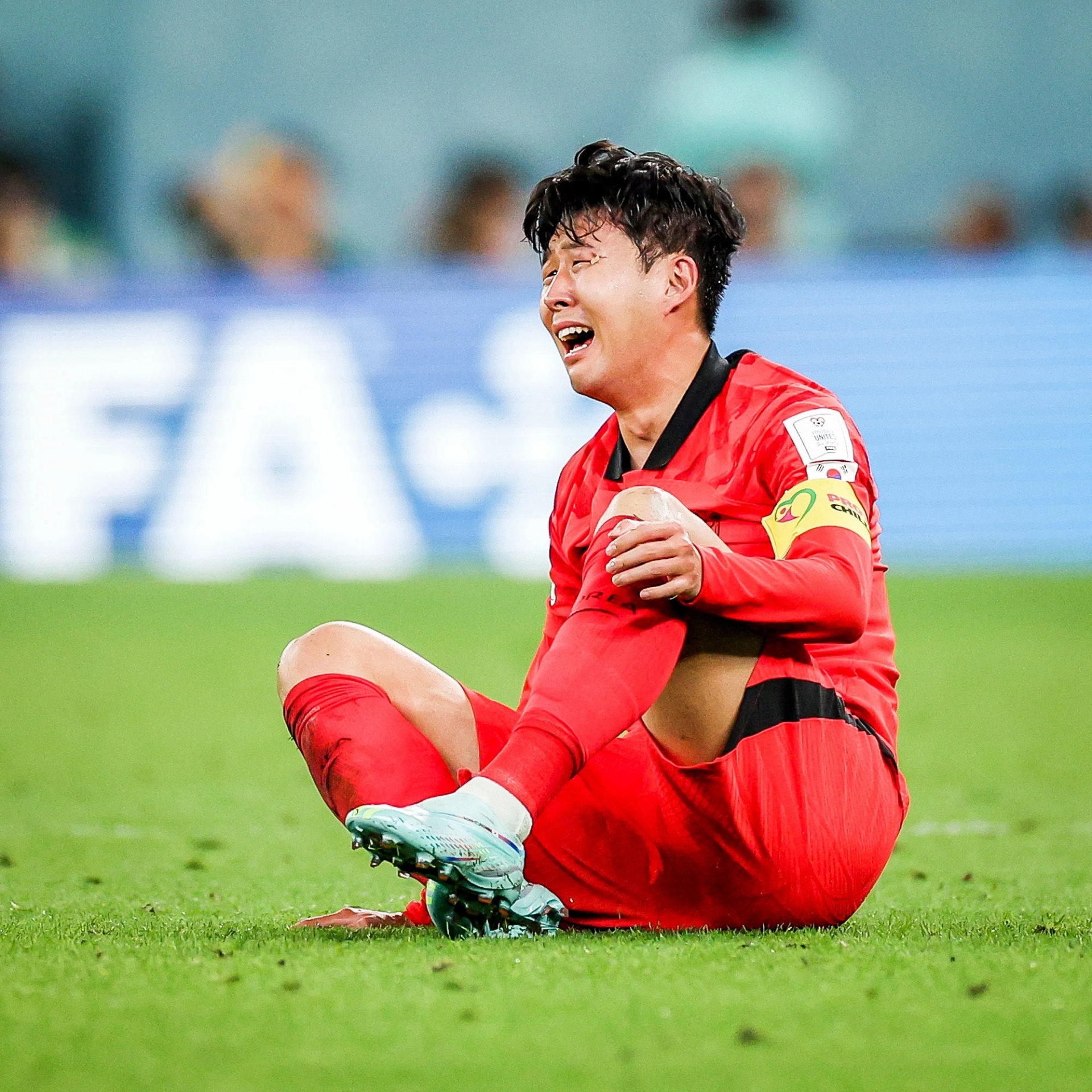 Phản ứng đầy bất ngờ của Son Heung-min sau trận thua Brazil - Ảnh 1 Phản ứng đầy bất ngờ của Son Heung-min sau trận thua Brazil - Ảnh 1