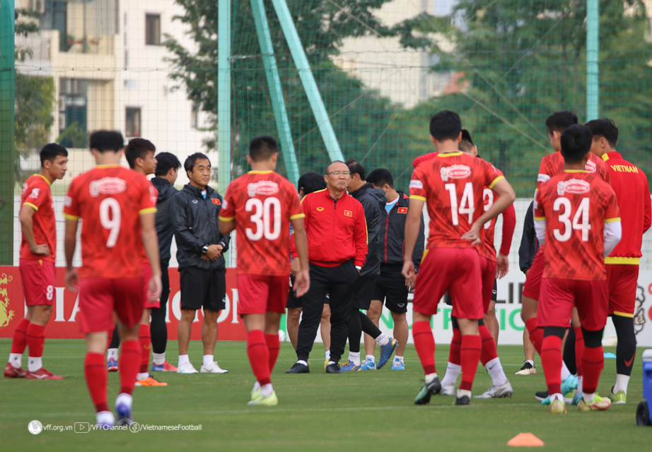 Tuyển Việt Nam đang tích cực tập luyện hướng đến AFF Cup 2022. Ảnh: VFF