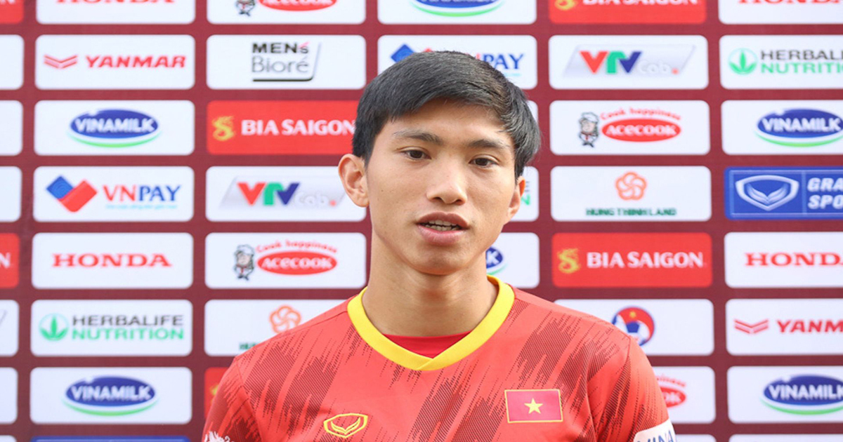 Văn Hậu chia sẻ về mục tiêu của tuyển Việt Nam tại AFF Cup 2022. Ảnh: VFF