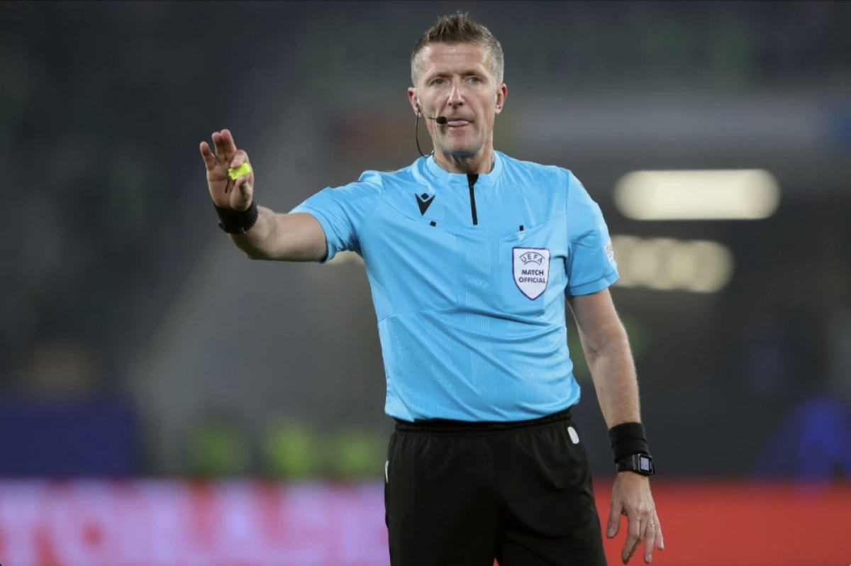 Trọng tài Daniele Orsato điều khiển trận Argentina vs Croatia. Ảnh: Internet